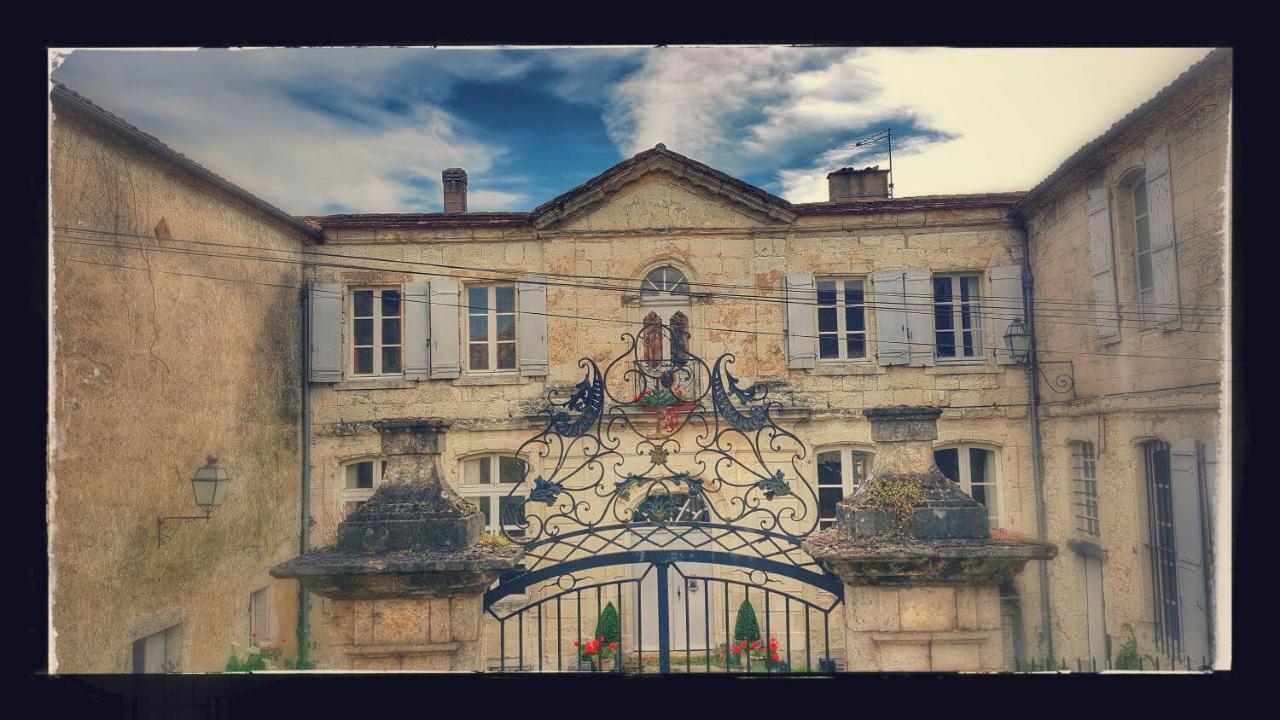 Cours De Thomazeau Bed and Breakfast Castillonnès Eksteriør billede